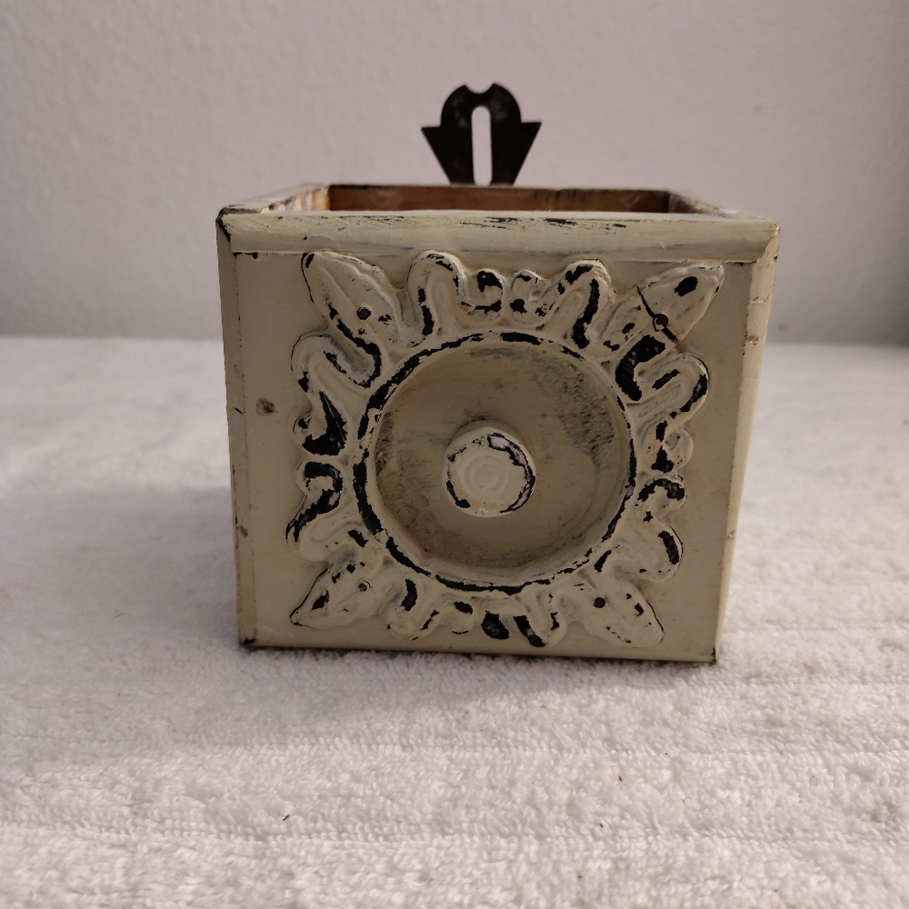 Cute little trinket box to hang on the wall